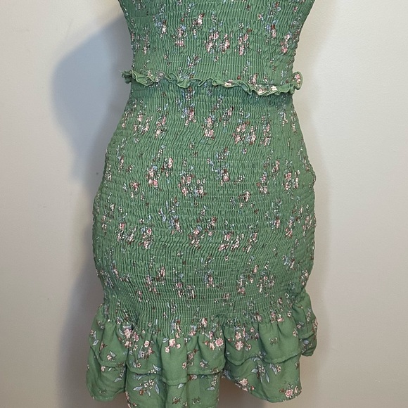 Green Ribbed Ruffle Dress - Picture 7 of 7